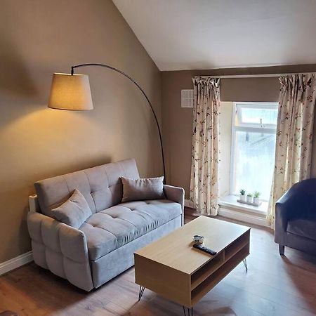 Apt. 2 - Town Centre Apartment Bagenalstown Extérieur photo