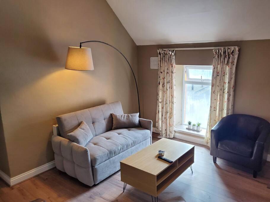 Apt. 2 - Town Centre Apartment Bagenalstown Extérieur photo
