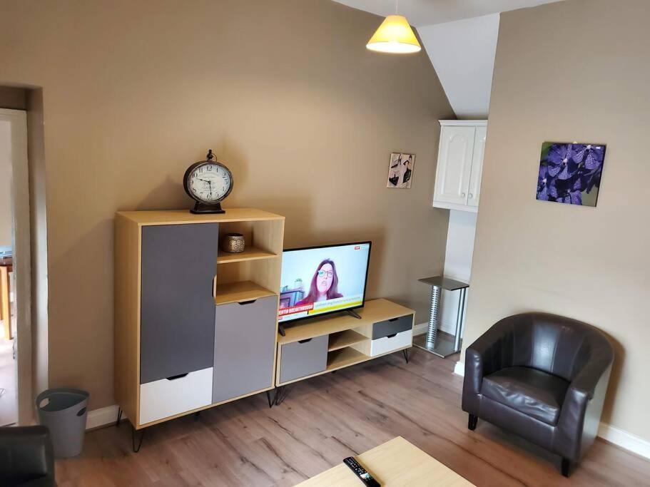 Apt. 2 - Town Centre Apartment Bagenalstown Extérieur photo