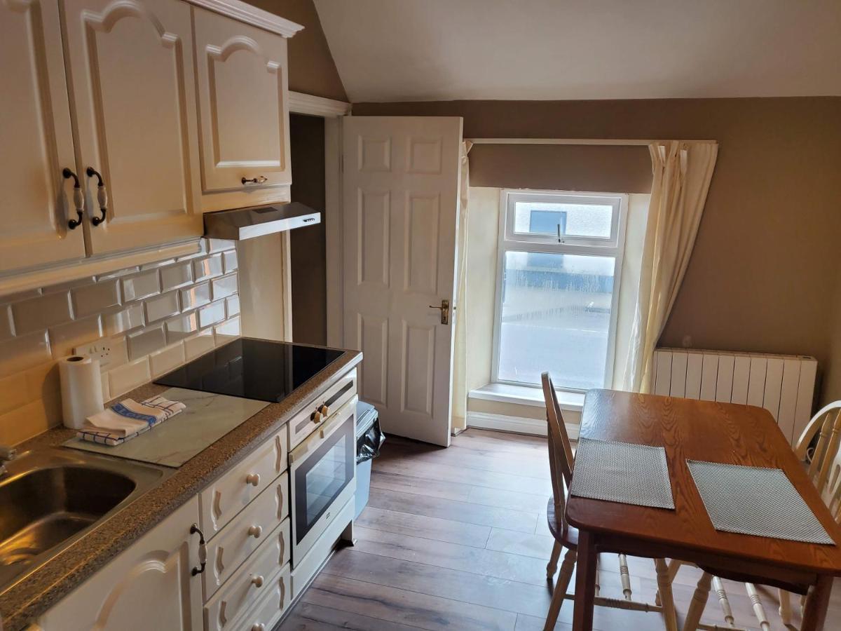 Apt. 2 - Town Centre Apartment Bagenalstown Extérieur photo
